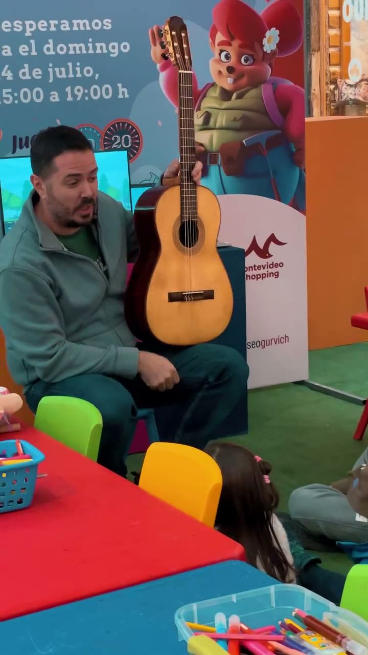 Taller GuitarryArte en el Centro Montevideo Shopping
